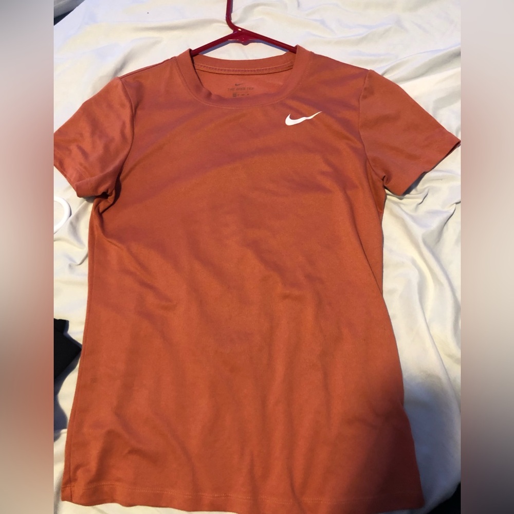 Nike legend tee